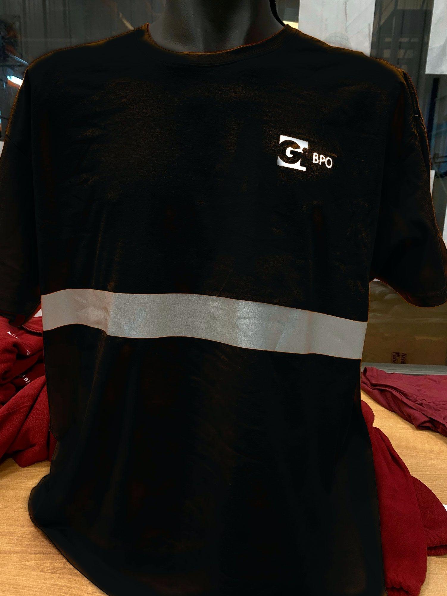 CAMISETA NEGRA BANDA T-L